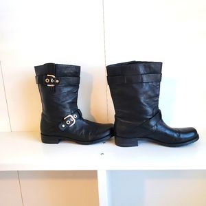 Stuart Weitzman black moto books sz 8w